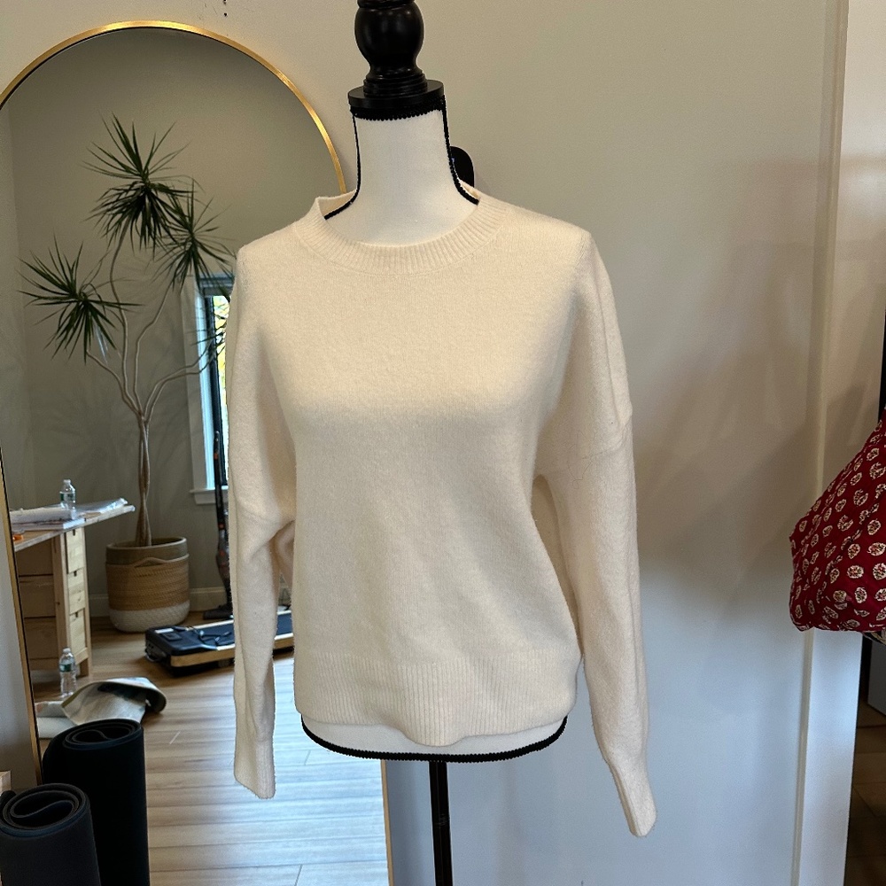 ZARA crewneck white sweater-